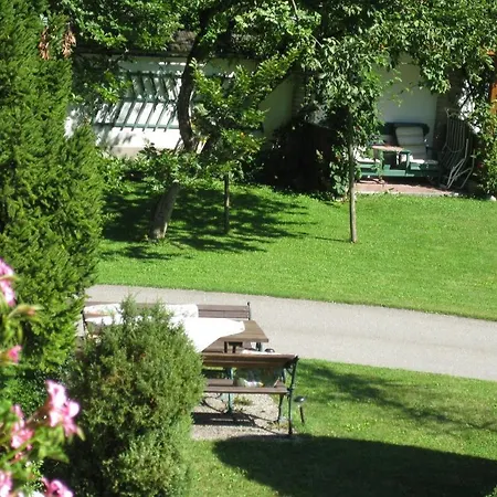 게스트하우스 Kasbergblick 2*